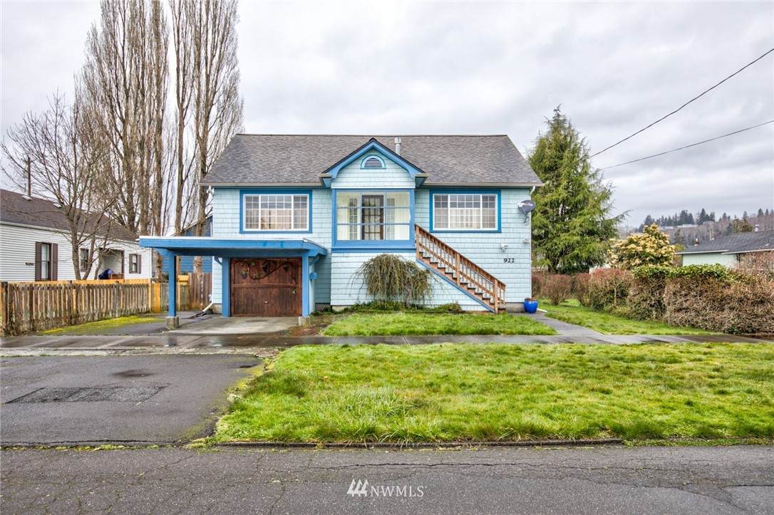 922 Spruce Street - Photo 1