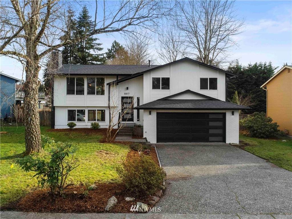 8817 137th Street - Photo 1