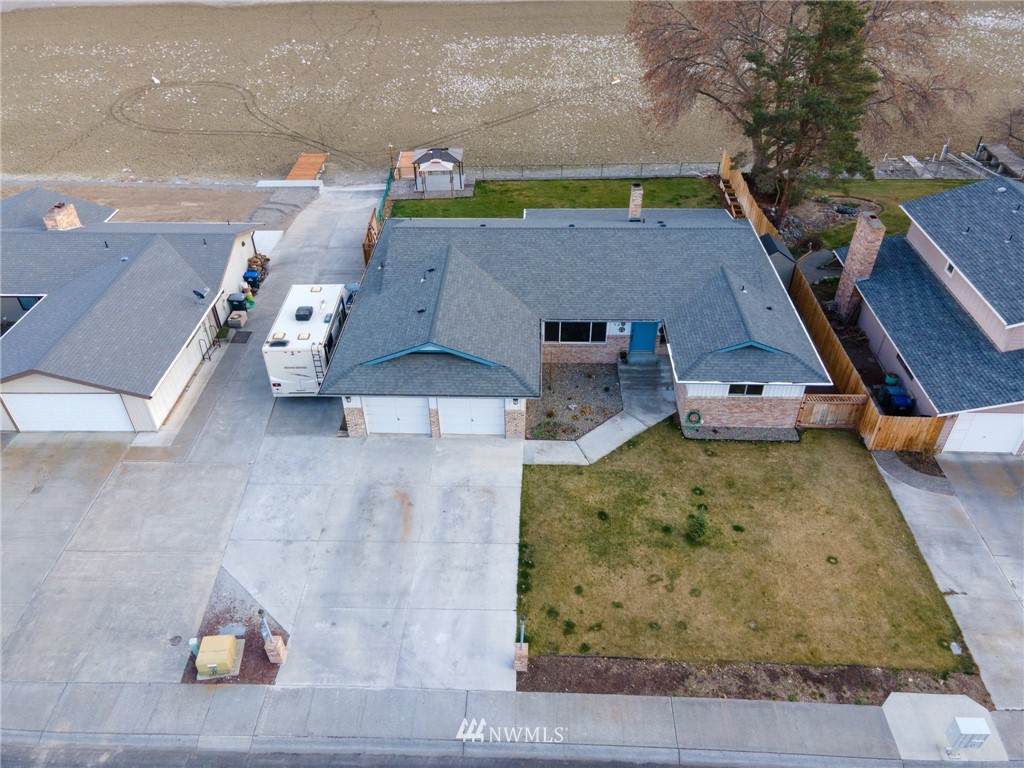 545 Edgewater Lane - Photo 1