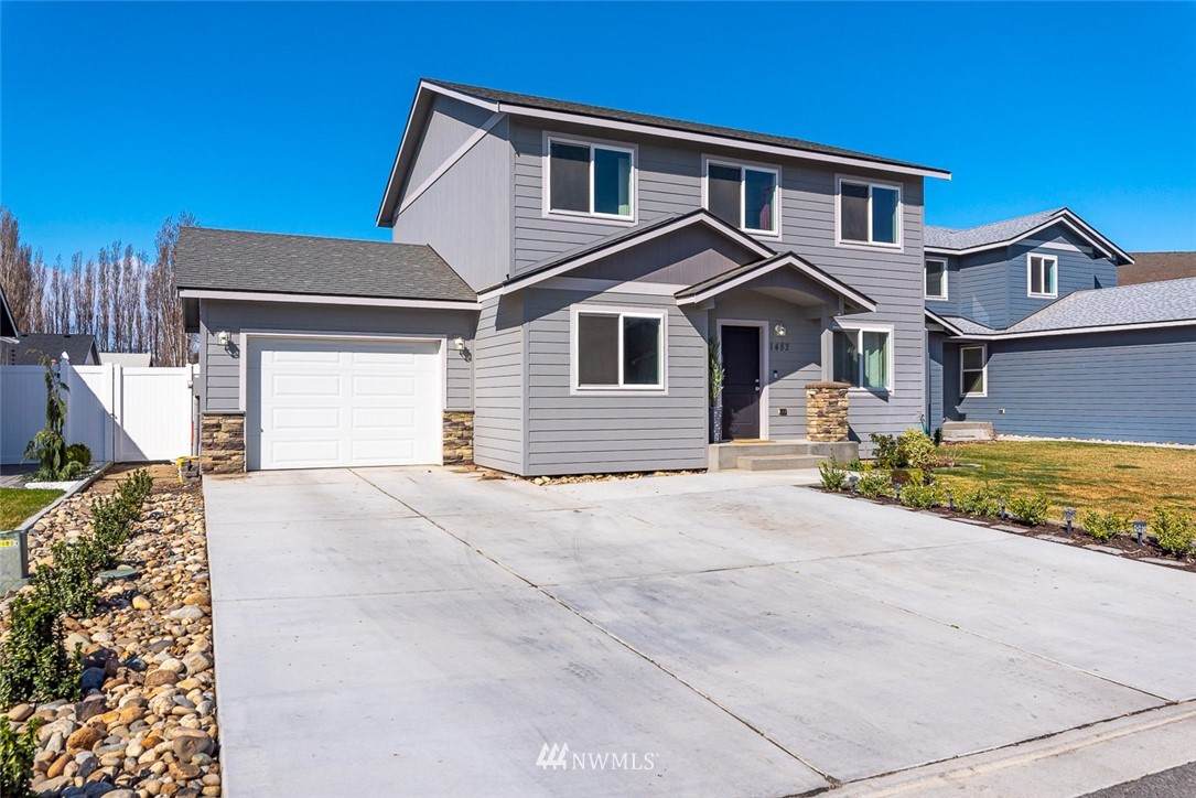 1482 Denny Place - Photo 1