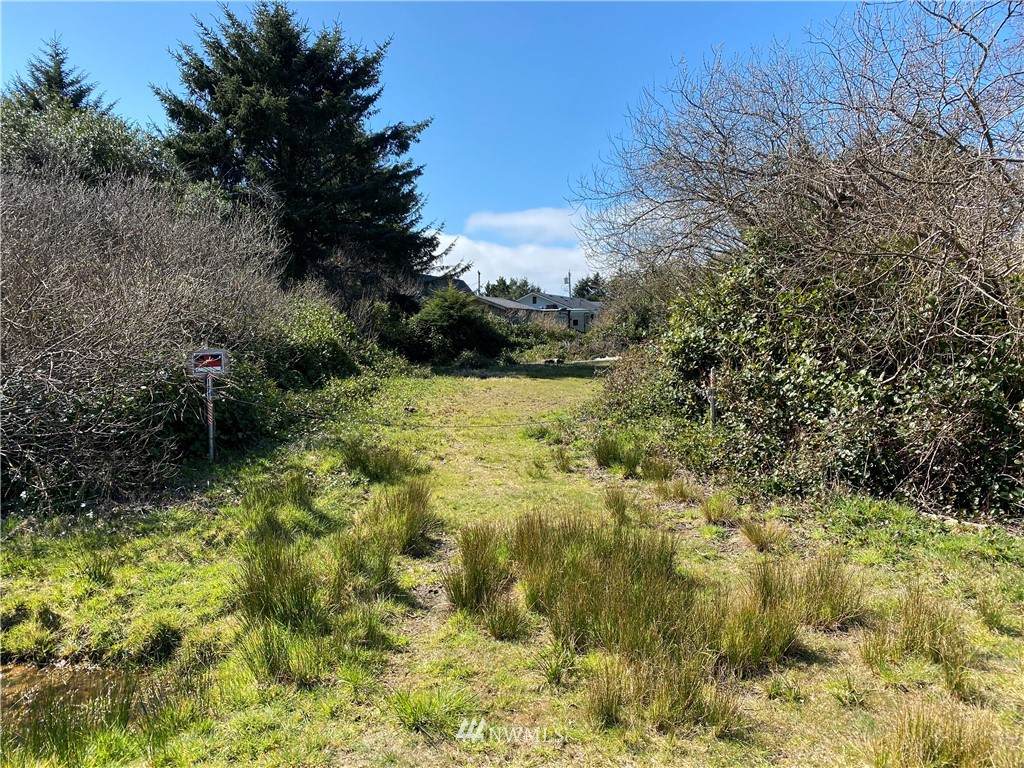 171 Gull Street - Photo 1