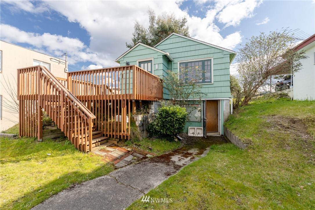 2519 4th Avenue - Photo 1
