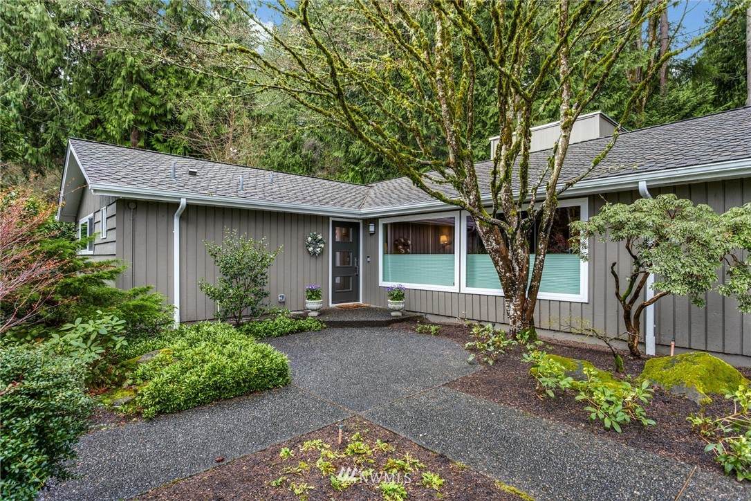 345 Mt. Hood Drive - Photo 1