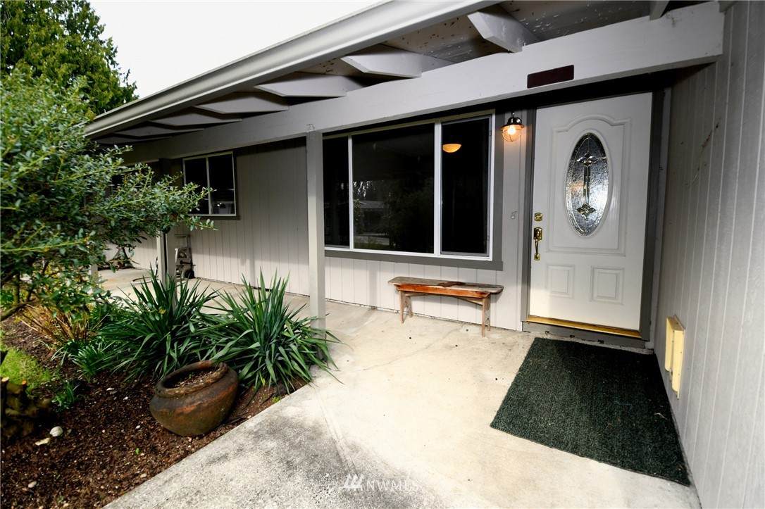 19058 86th Avenue - Photo 1