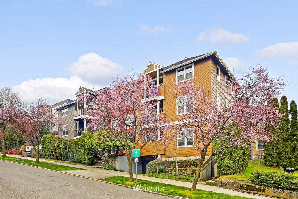 1818 Denny Way - Photo 1