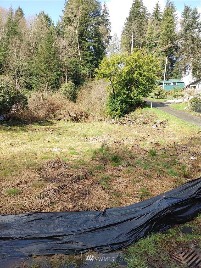 929 Duffy Street - Photo 1