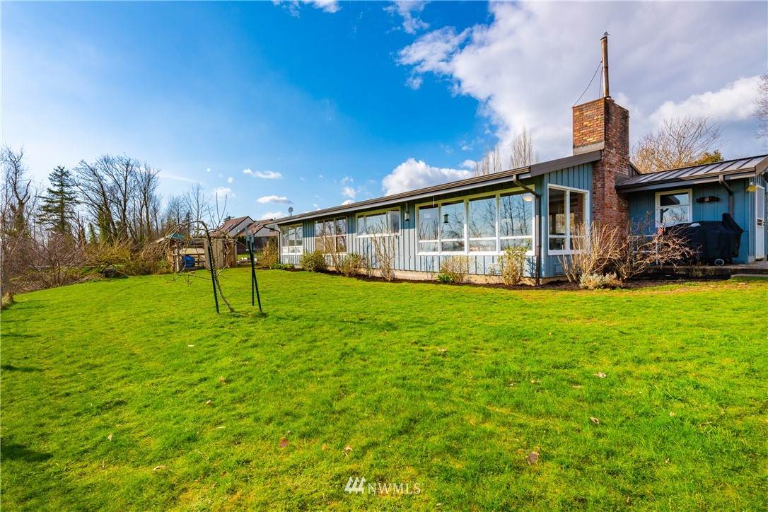 591 Arthurs Way - Photo 1