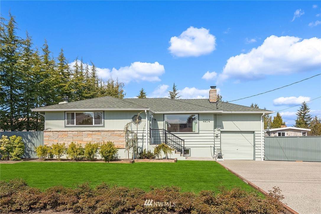 4414 175th Street - Photo 1