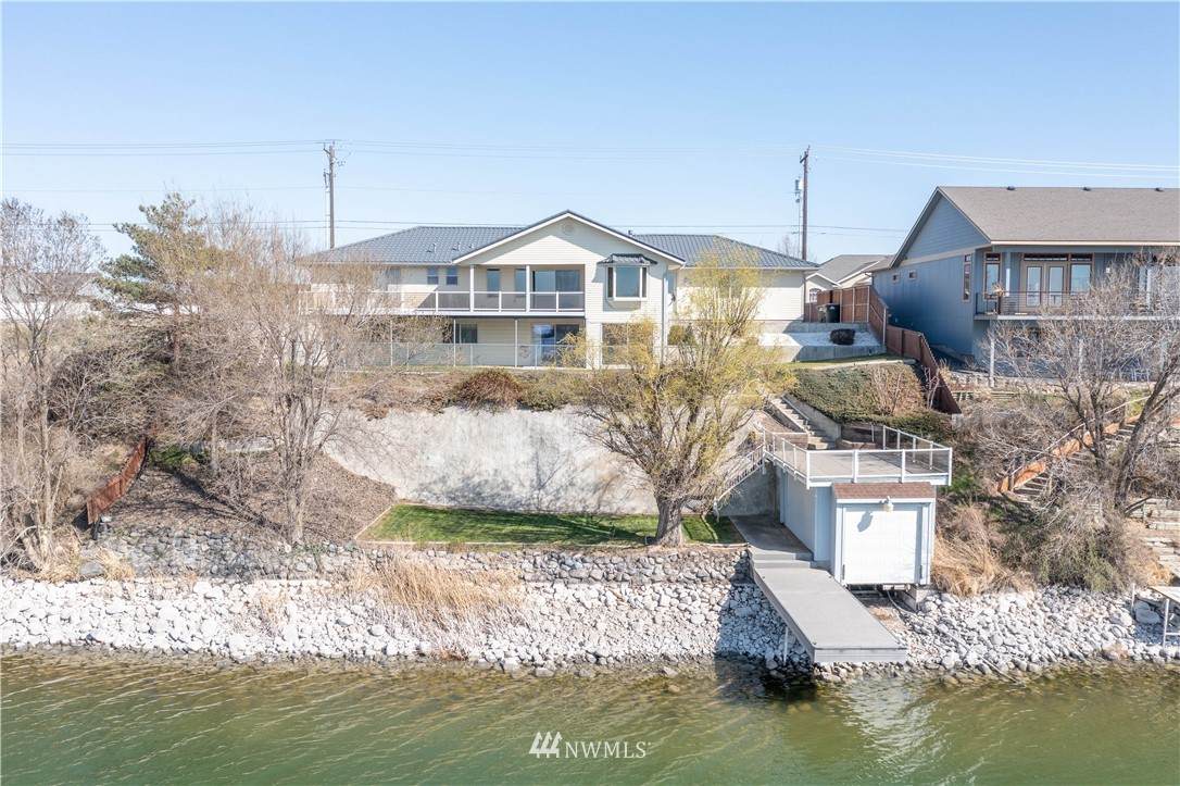 3528 Lakeshore Drive - Photo 1