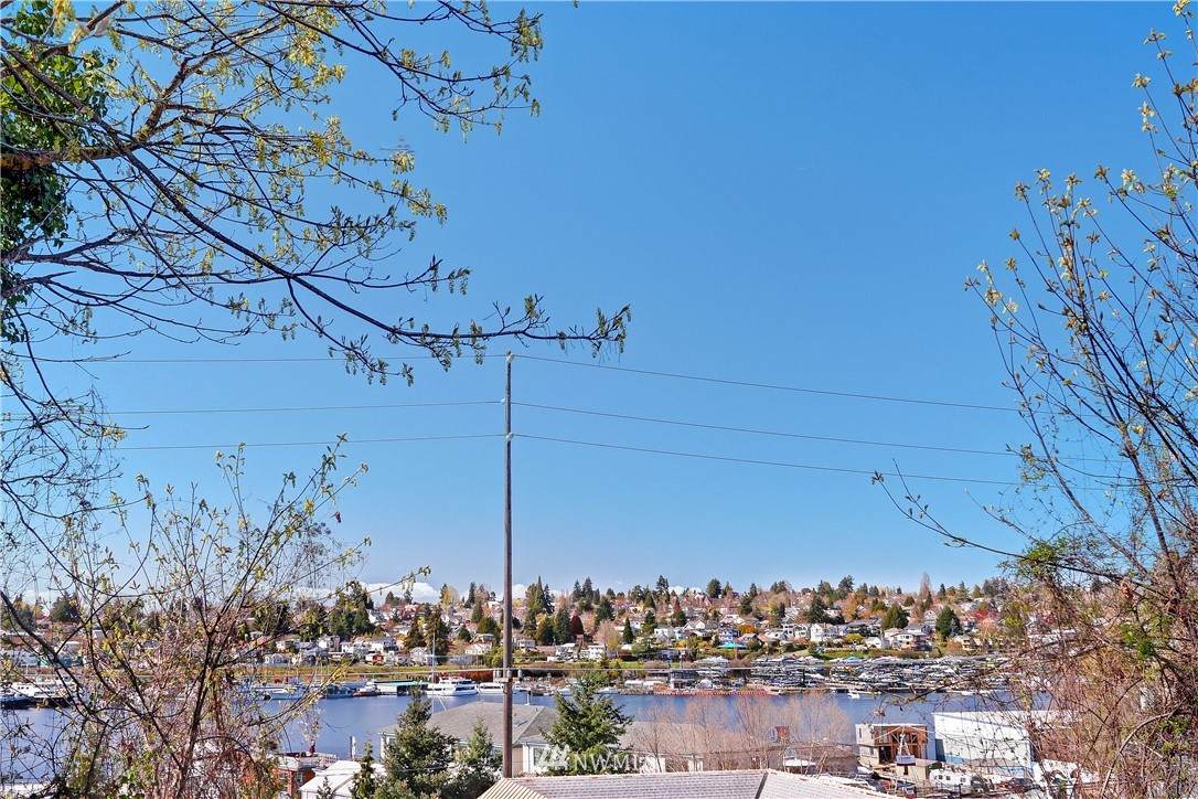2920 Eastlake Avenue - Photo 1