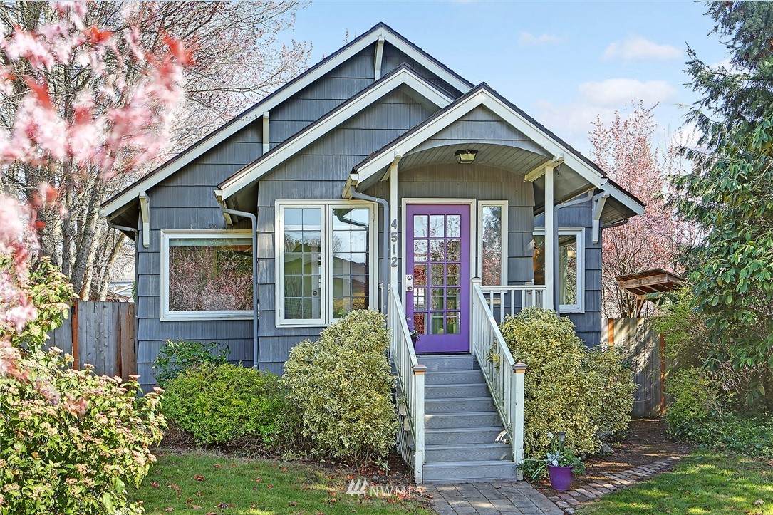 4512 48th Avenue - Photo 1