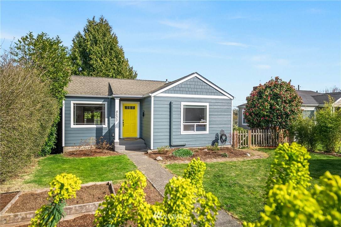 8608 36th Avenue - Photo 1
