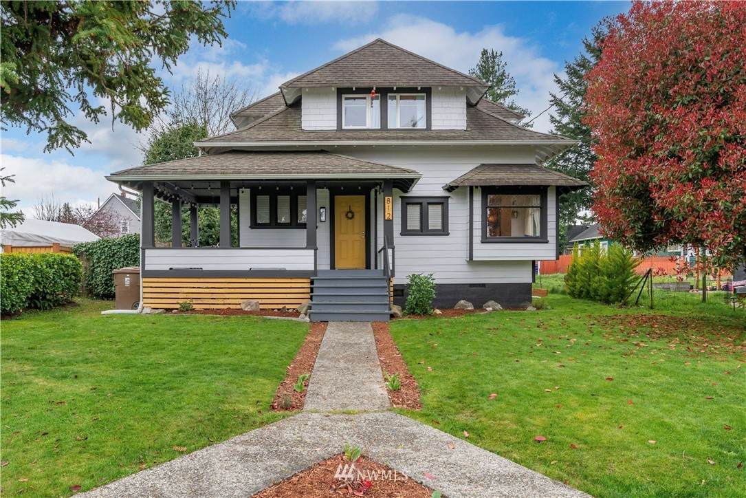 812 45th Street - Photo 1