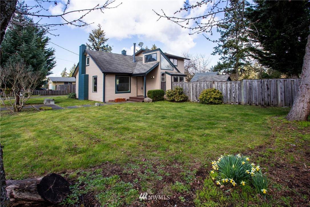 823 110th Street - Photo 1