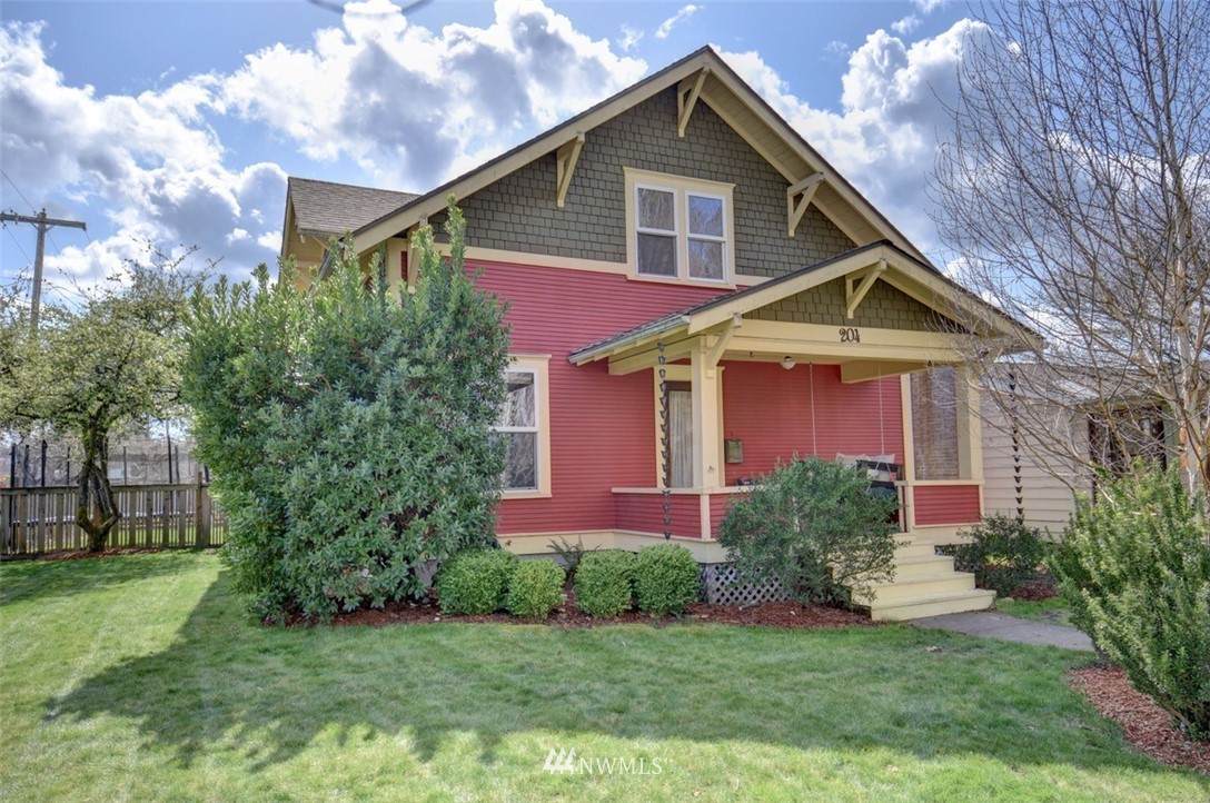 204 7th Avenue - Photo 1