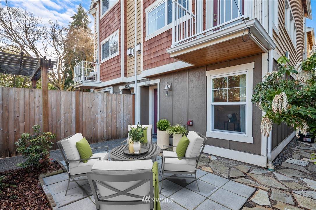 345 105th Street - Photo 1