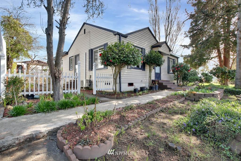 1705 Fife Street - Photo 1