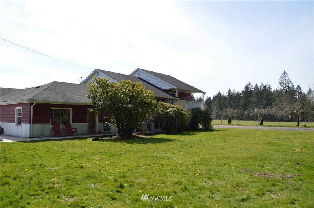 5047 118th Avenue - Photo 1