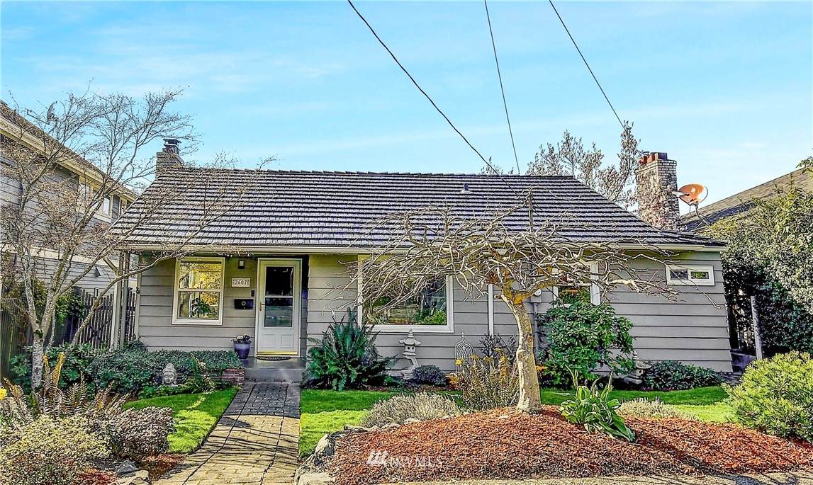 2607 31st Avenue - Photo 1