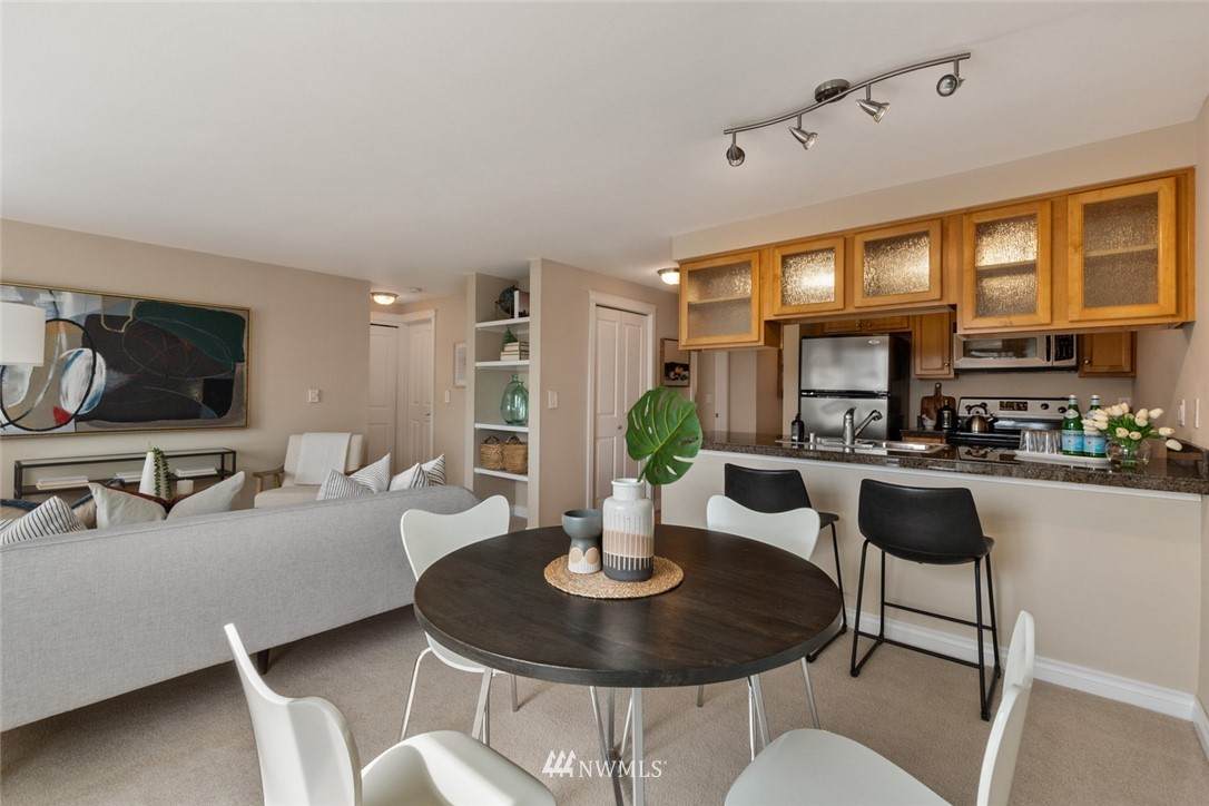 2200 Thorndyke Avenue - Photo 1