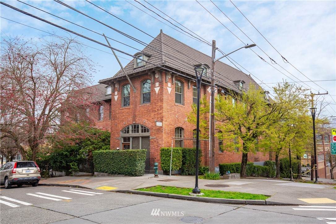1406 Harvard Avenue - Photo 1