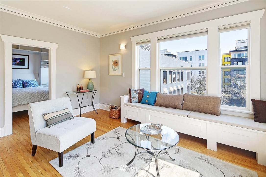 905 43rd Street - Photo 1
