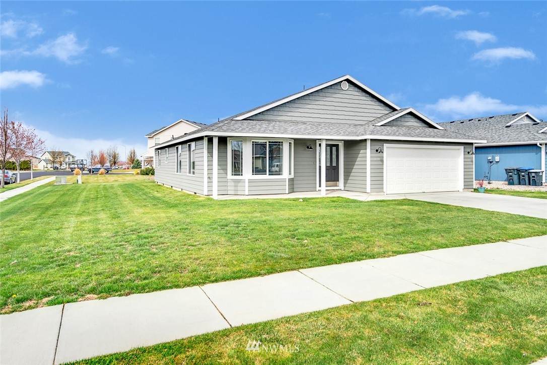 1846 Leanne Avenue - Photo 1