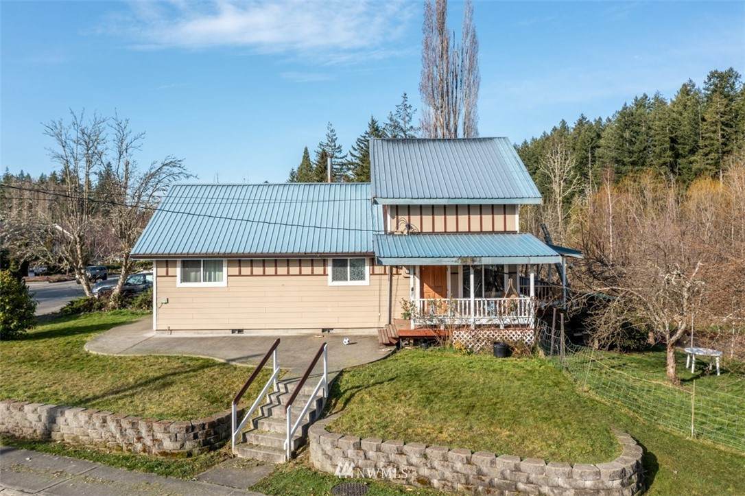 802 Eatonville Highway - Photo 1