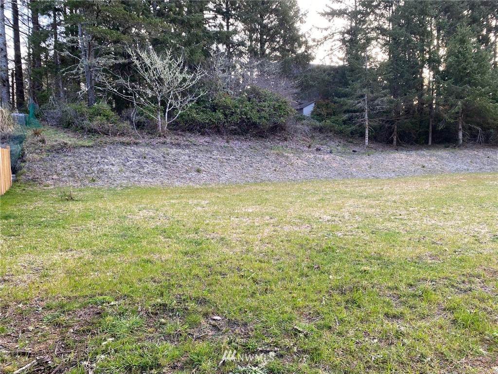 940 Discovery Avenue - Photo 1