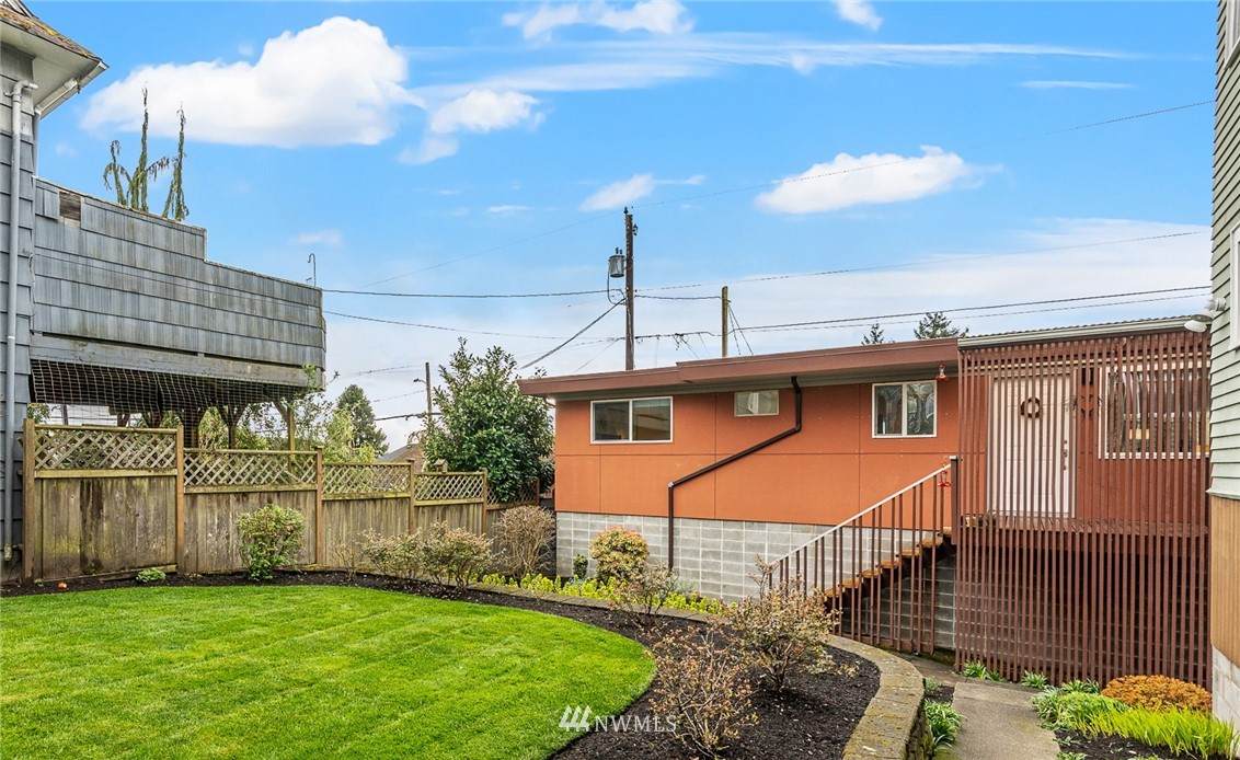 2112 Rucker Avenue - Photo 1