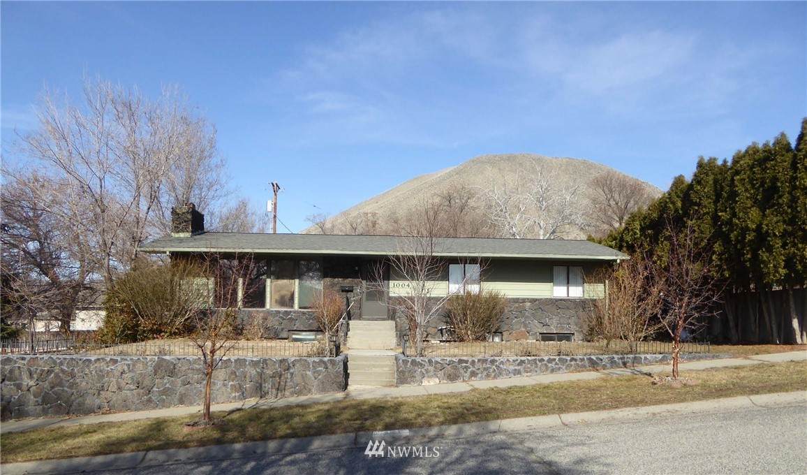 1004 Civic Way - Photo 1