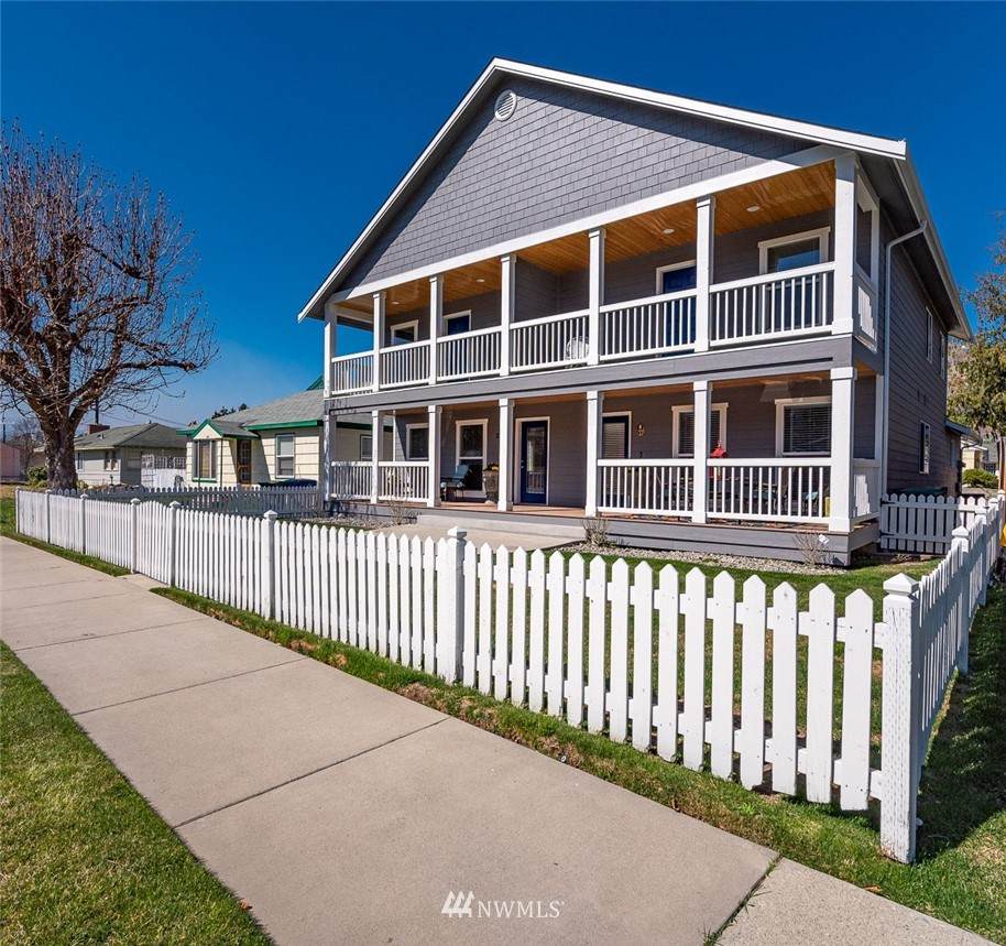 242 Nixon - Photo 1