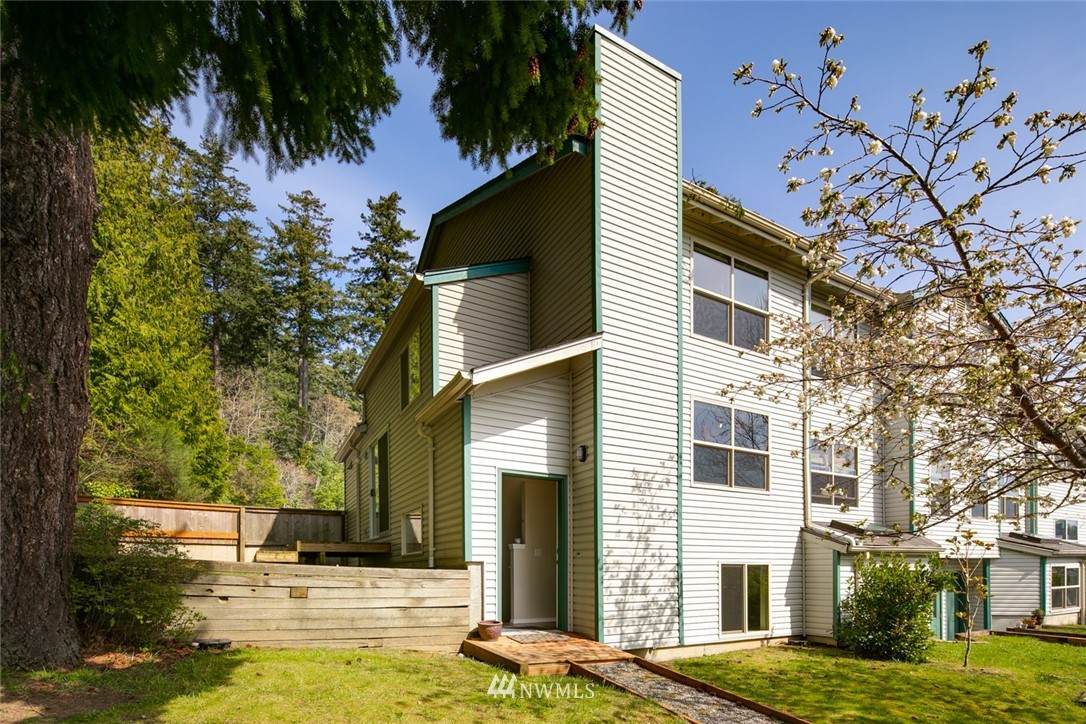 816 20th Street - Photo 1