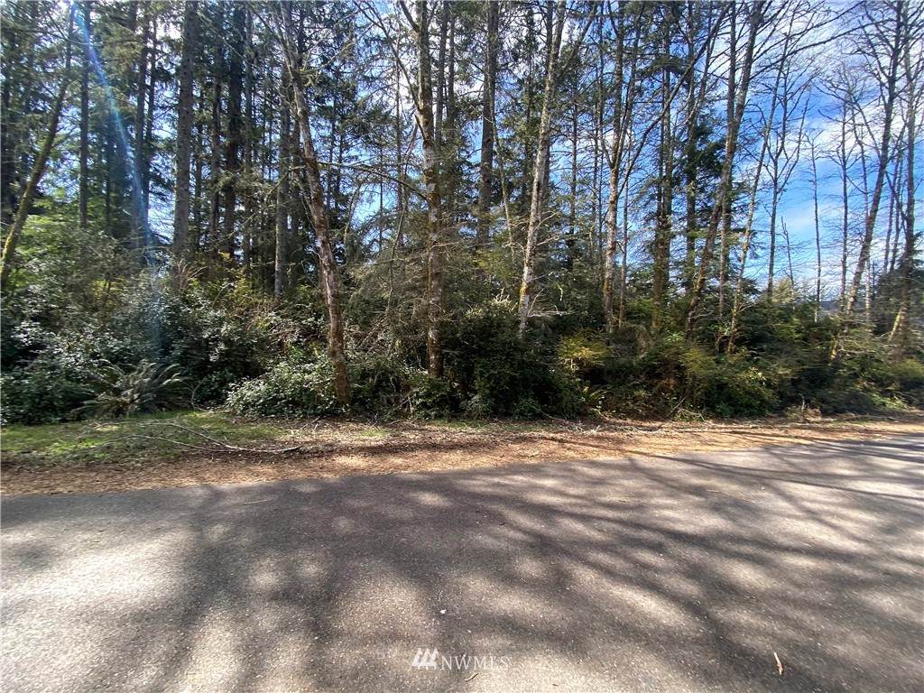 755 Evergreen Avenue - Photo 1