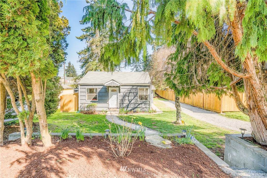 10808 1st Ave Sw - Photo 1