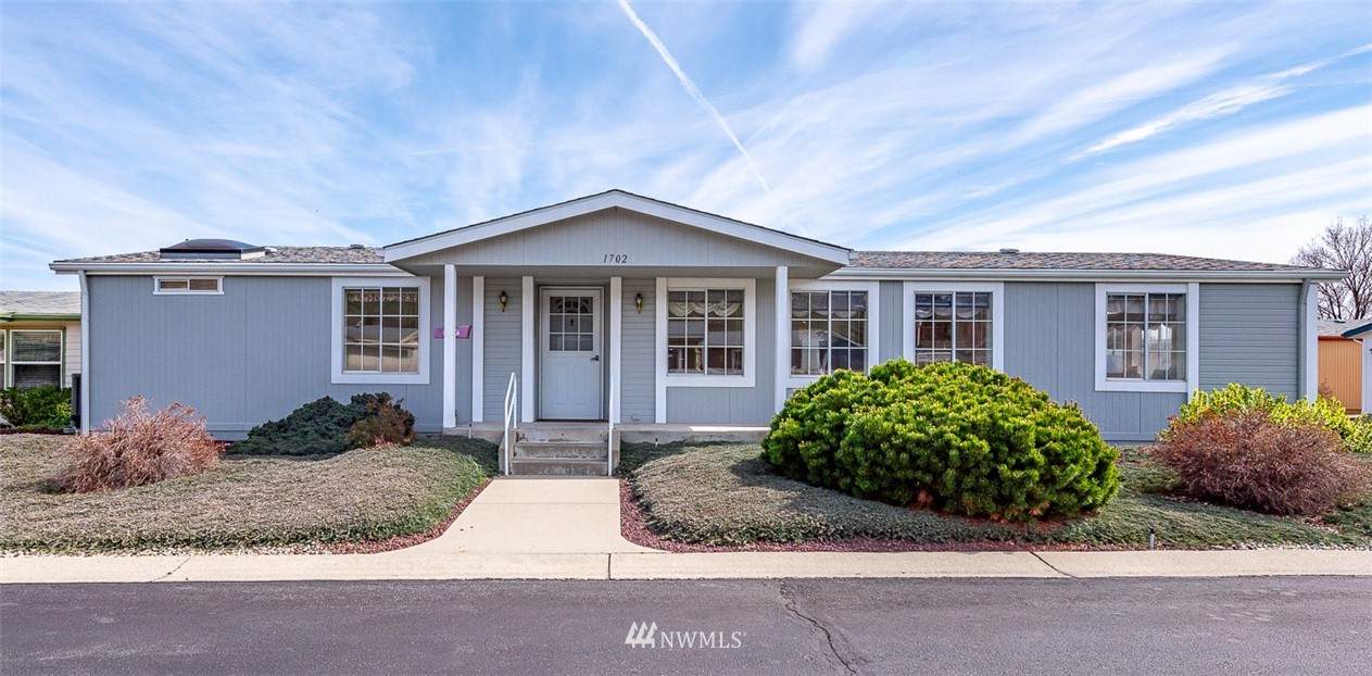 1702 Twin Peaks Drive - Photo 1