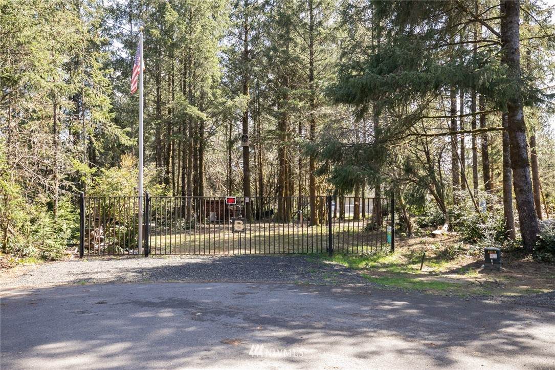 600 Paradise Court - Photo 1