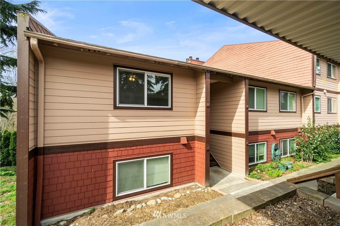 17430 Ambaum Boulevard - Photo 1