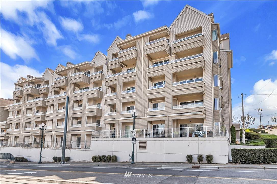 1 Broadway - Photo 1