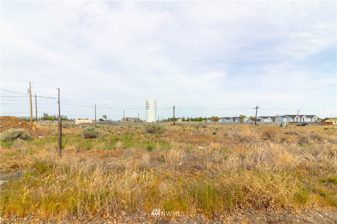 530 Fairchild Loop - Photo 1