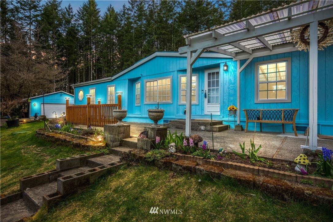 10112 Fairview Boulevard - Photo 1