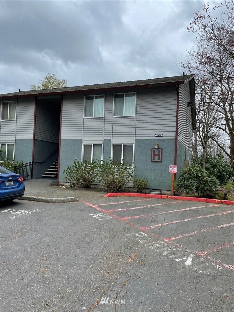 1872 Central Place - Photo 1