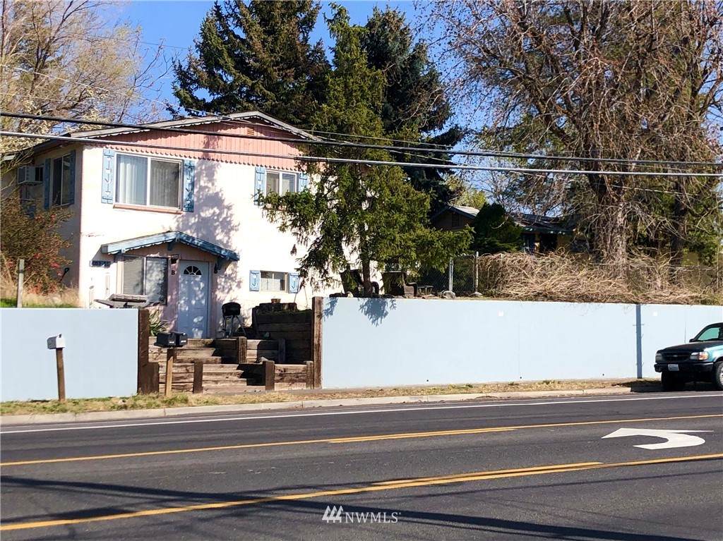 1057 Division Street - Photo 1