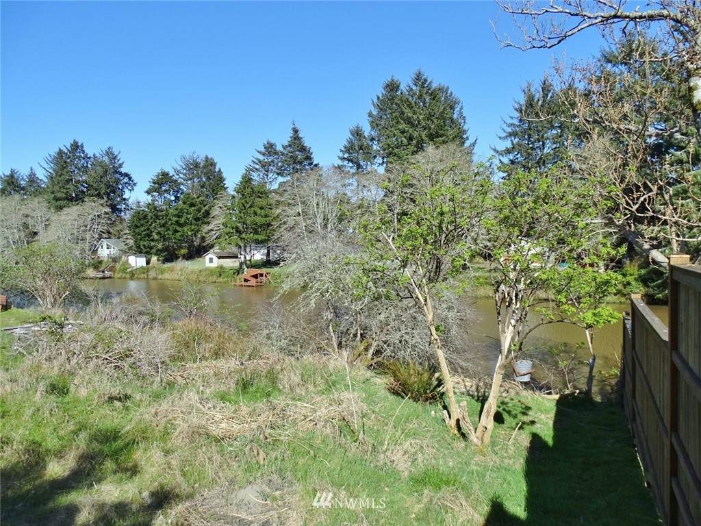 212 Dolphin Avenue - Photo 1