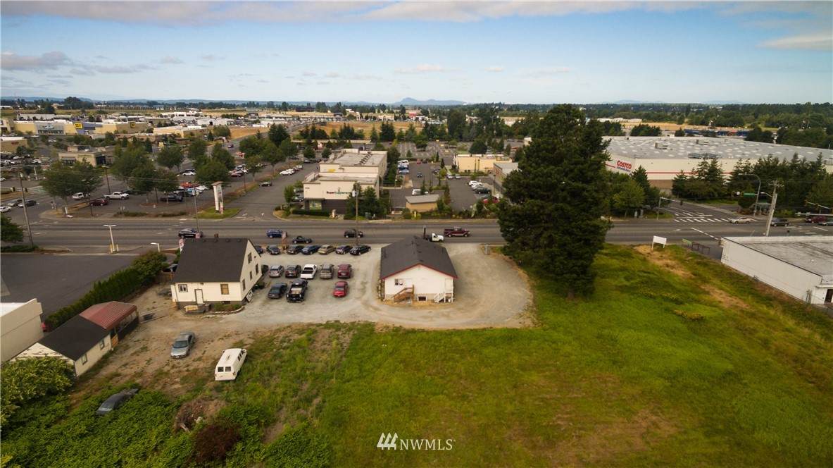 1740 Burlington Boulevard - Photo 1