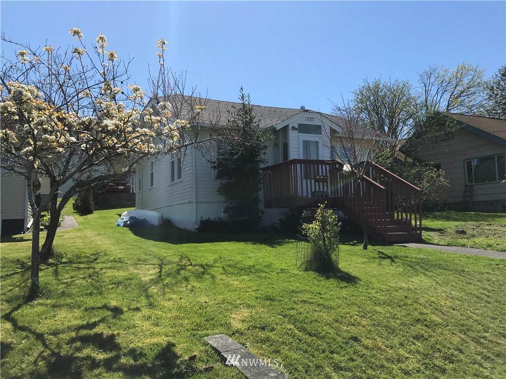 1707 7th Street - Photo 1