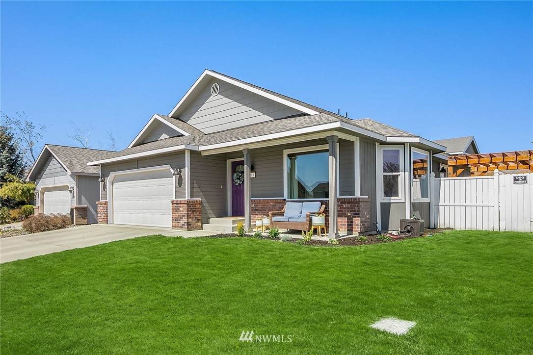 201 Greenfield Avenue - Photo 1