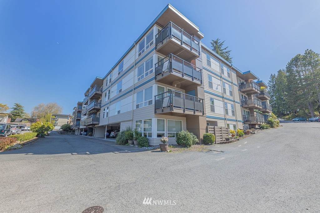 500 Elm Way - Photo 1