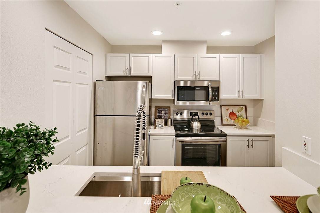 12903 38th Street - Photo 1