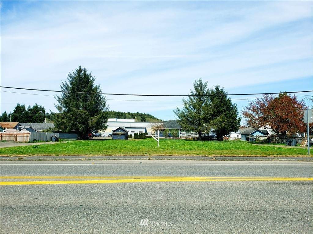 819 Perry Avenue - Photo 1